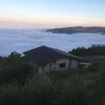 Private Mountain Log With Amazing Panoramic Sunset Views At Small Scale Nature キャンプ場
