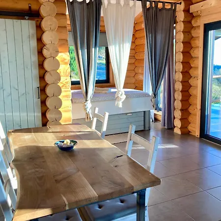Private Mountain Log With Amazing Panoramic Sunset Views At Small Scale Nature Campsite *