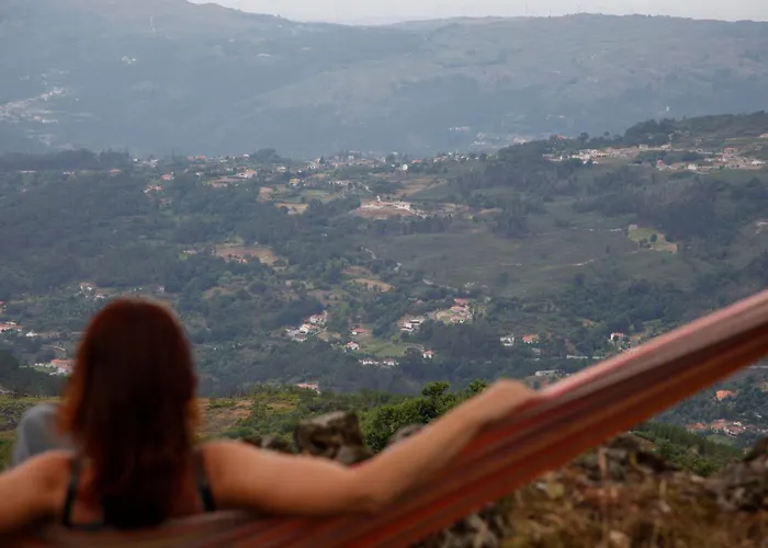 Private Mountain Log With Amazing Panoramic Sunset Views At Small Scale Nature 캠프장 카베세이라스 드 바스투